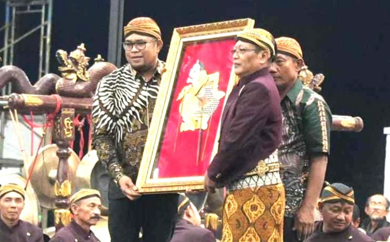 Perkuat Silaturahmi, Kasmidi Bulang Gelar Pentas Budaya Jawa Perkuat Silaturahmi, Kasmidi Bulang Gelar Pentas Budaya Jawa